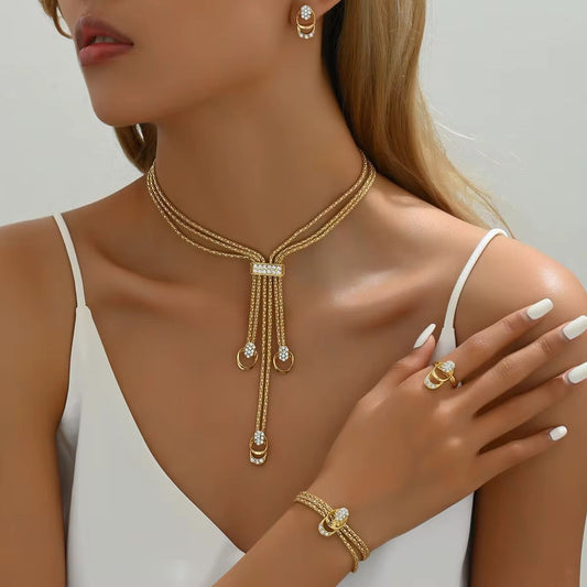 Europe et les États-Unis mode chaude ensemble de bijoux en cristal exagéré créatif mariée collier boucles d'oreilles quatre
