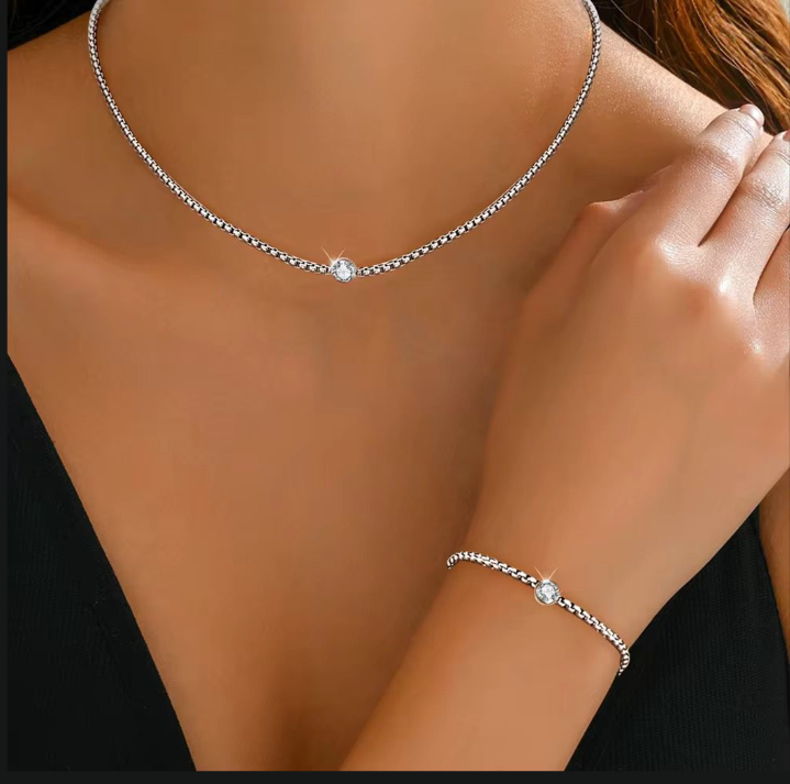 Ensemble collier +bracelet elegant a prix doux