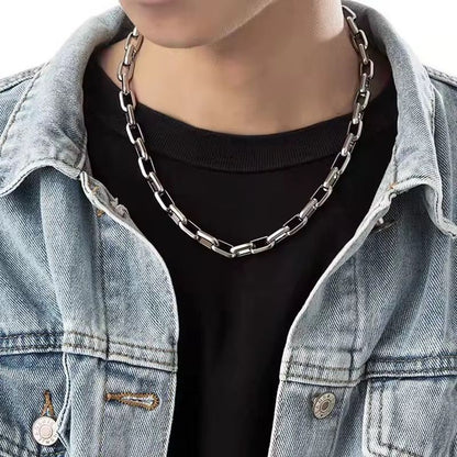 Collier à maillons carrés en acier inoxydable