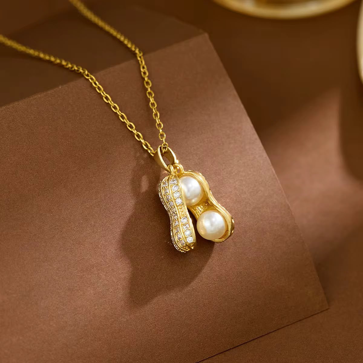 Collier tendance avec pendentif perle et cacahuète, chaîne simple en acier inoxydable motif vague d'eau